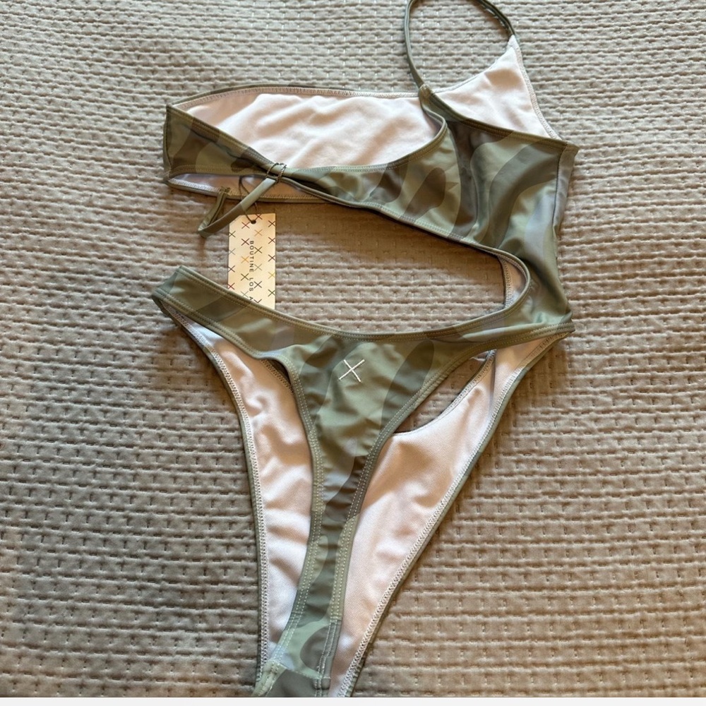 Boutine LA One-Shoulder Green Camo Bikini - Picture 2 of 3